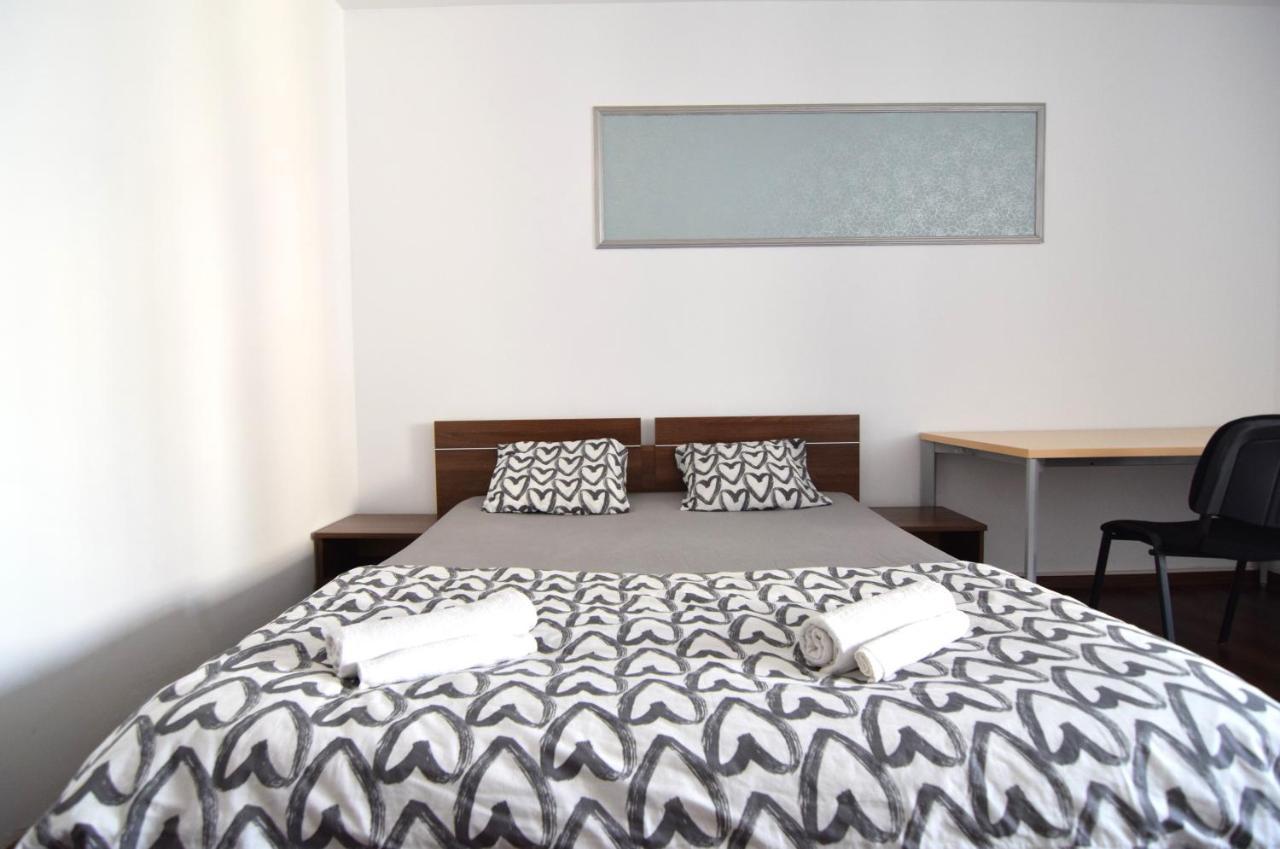 Resedinta Luterana Apartment Букурещ Екстериор снимка