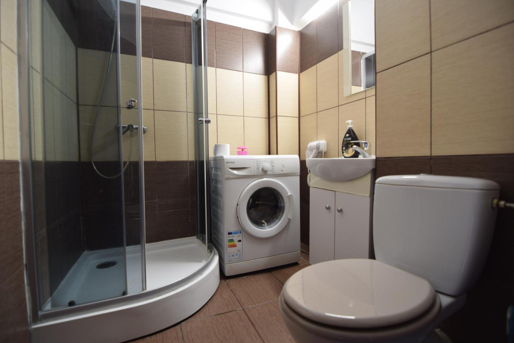 Resedinta Luterana Apartment Букурещ Екстериор снимка