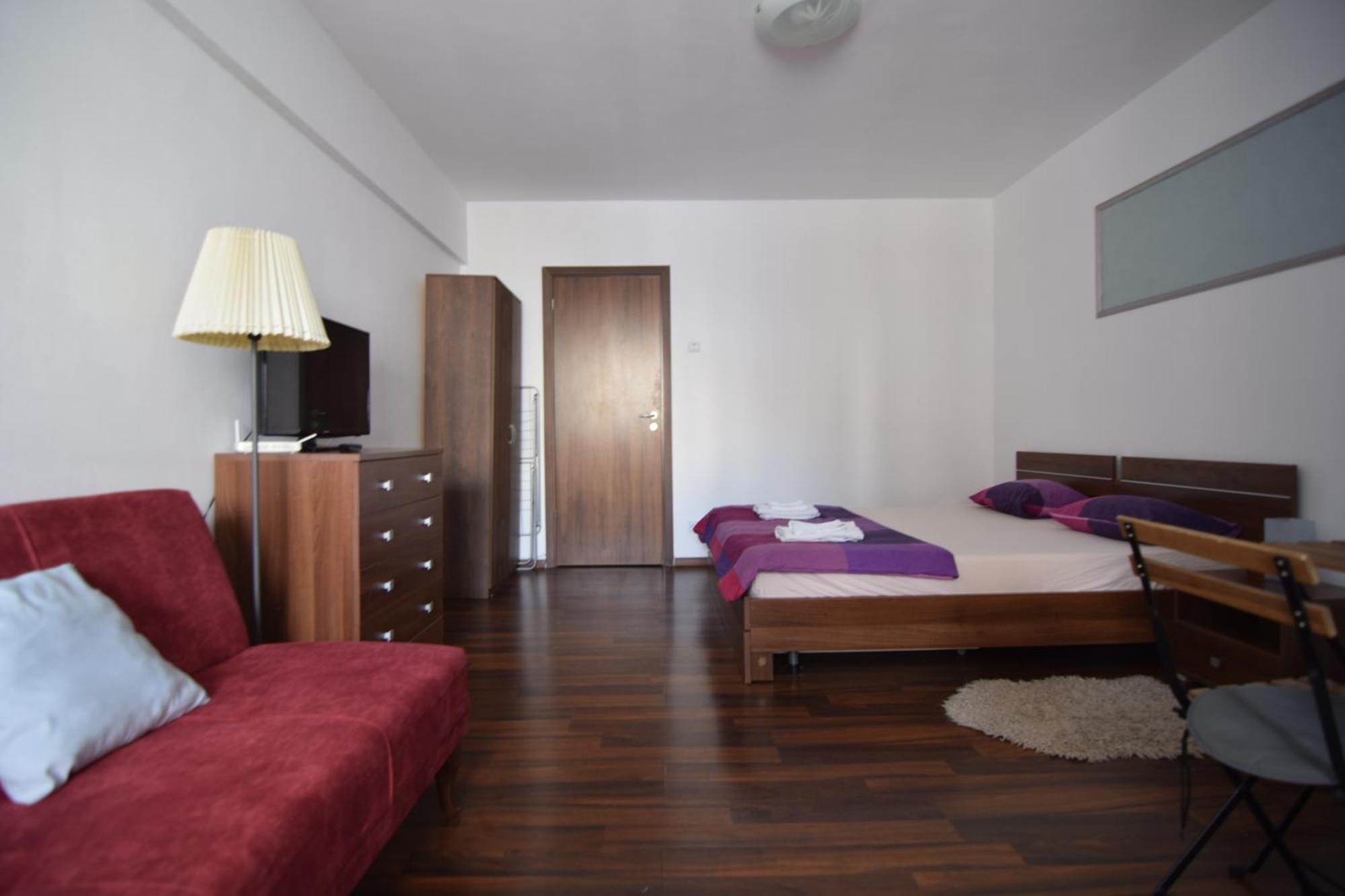 Resedinta Luterana Apartment Букурещ Екстериор снимка